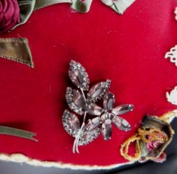 purple flower brooch b